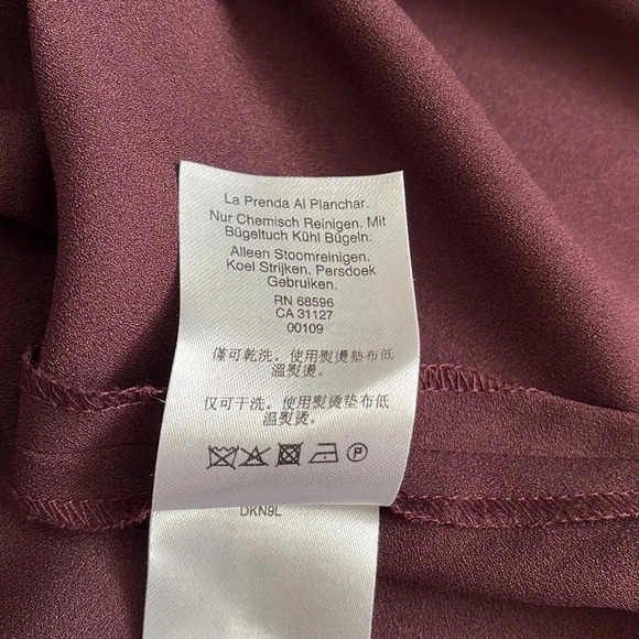 DKNY NWOT Front Lapel Gold Button Sleeveless Blouse, Size M - Picture 12 of 12